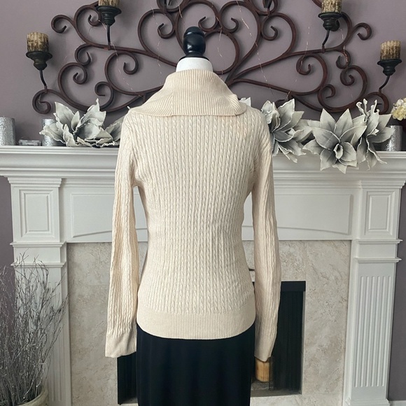 Pria Cotton Cable Knit Turtle Neck Sweater, Size Medium - Picture 5 of 12